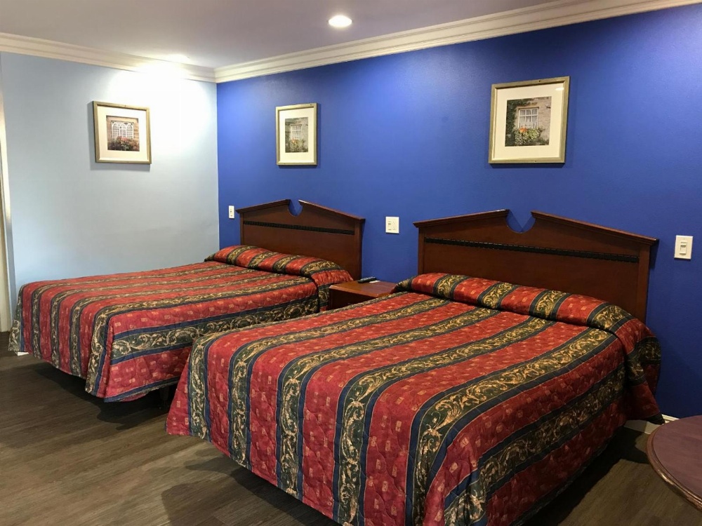 Fullerton Lodge Main image